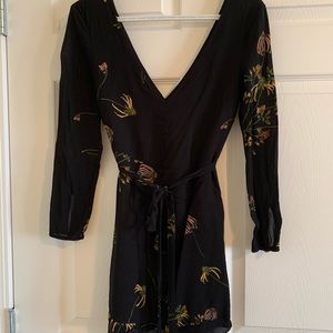 Aritzia Wilfred Little Moon Floral Tie Dress